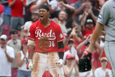 Rockies waste multiple scoring chances, lose in walk-off fashion to Reds