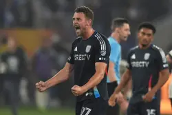 San Diego FC advances in MLS playoffs with dominant 4-0 win